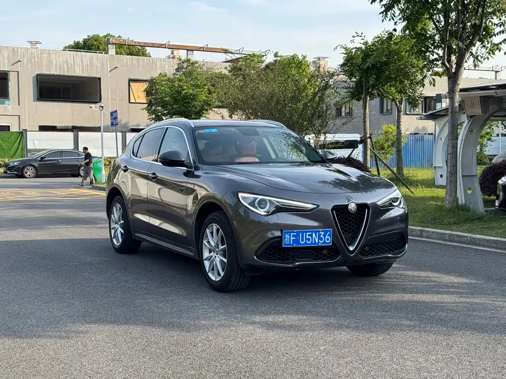 Alfa Romeo Stelvio 2019