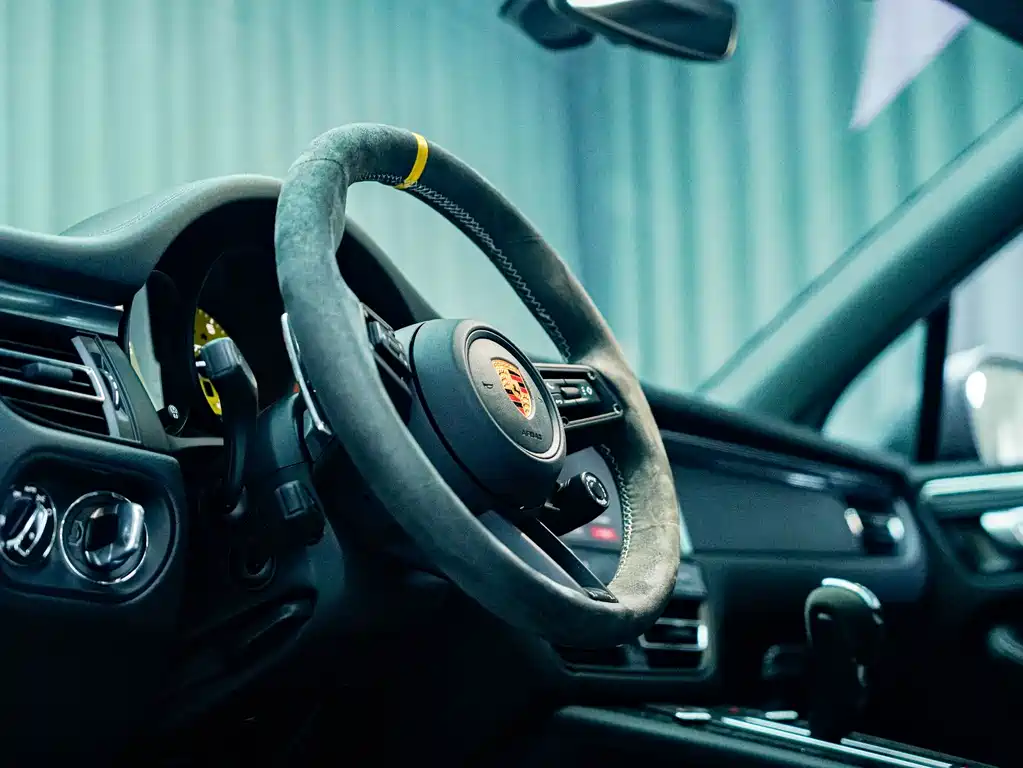 Porsche Macan 2023 — фото 10