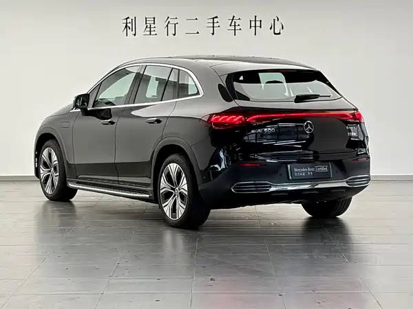 Mercedes-Benz EQE SUV 2025