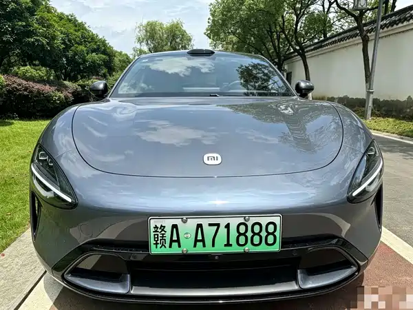 Xiaomi SU7 2024