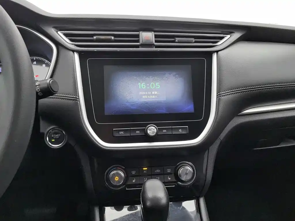 Roewe RX3 2019 — фото 12