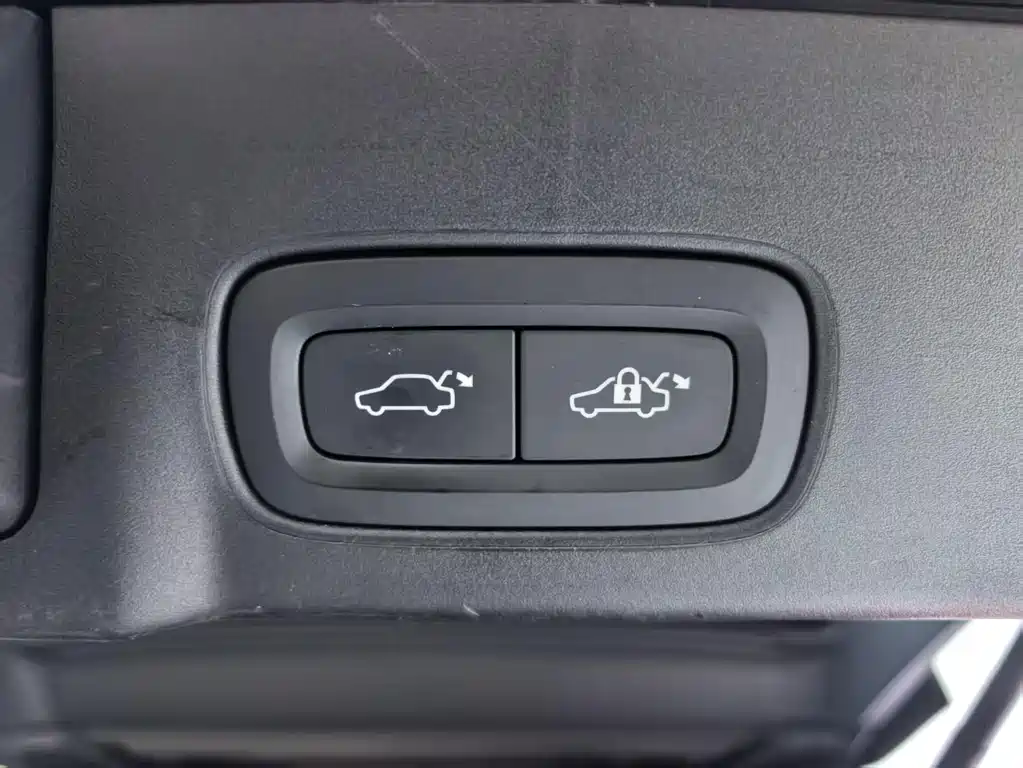 Volvo V90 2018 — фото 29