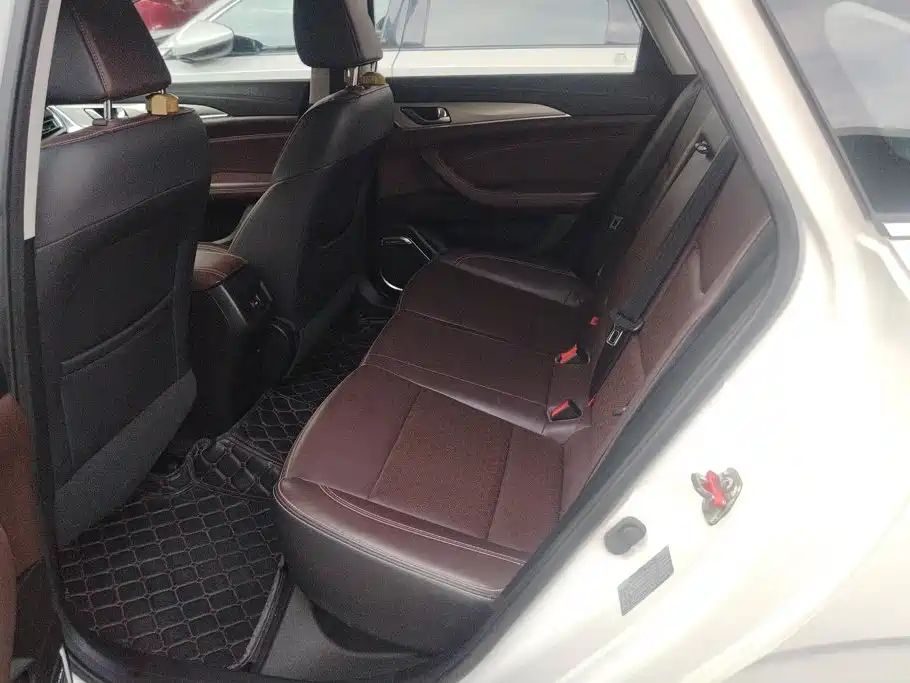 Changan Eado 2018 — фото 11