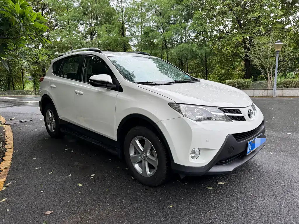 Toyota RAV4 2014