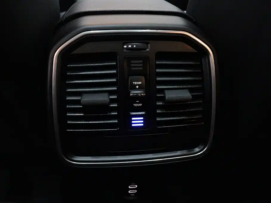 Porsche Macan 2021 — фото 10