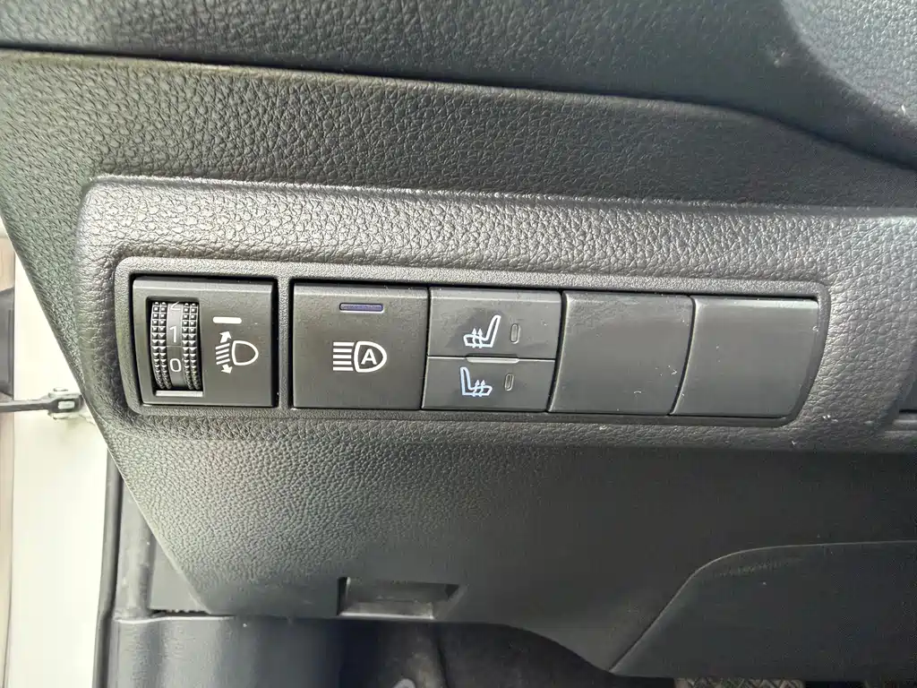 Toyota Corolla 2023 — фото 14