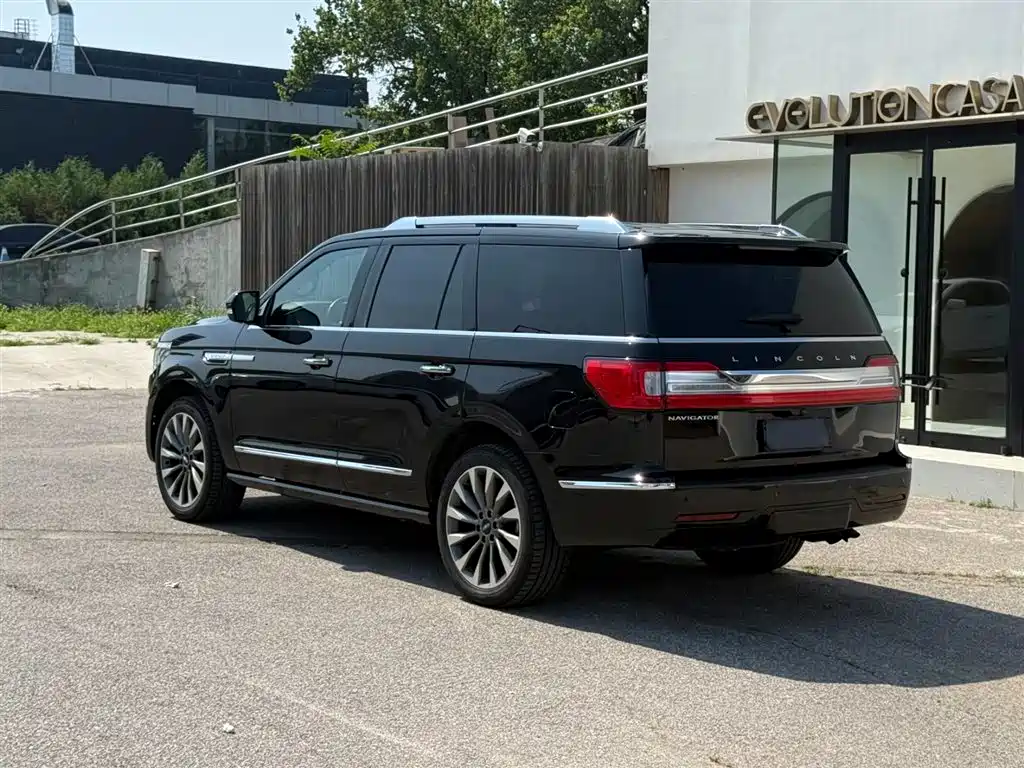Lincoln Navigator 2020 — фото 10
