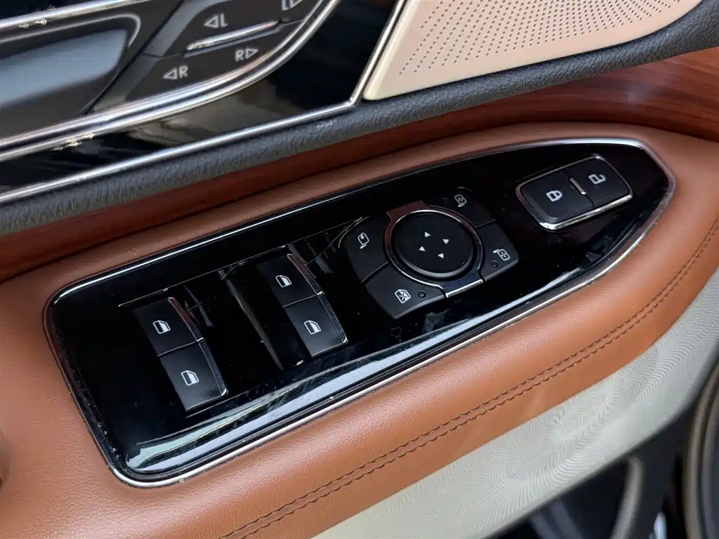 Lincoln Navigator 2020 — фото 17