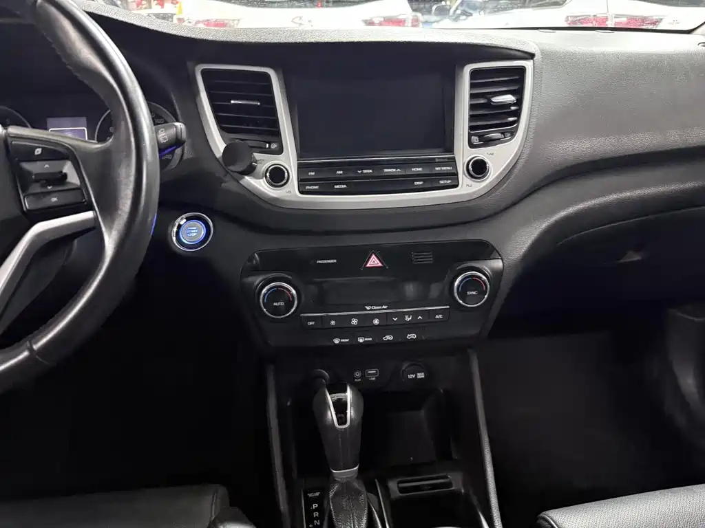 Hyundai Tucson 2016 — фото 12