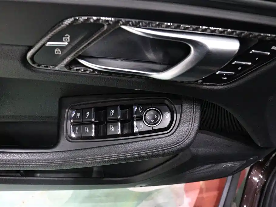 Porsche Macan 2021 — фото 21