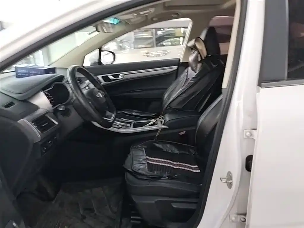 Geely Emgrand GS 2019 — фото 15