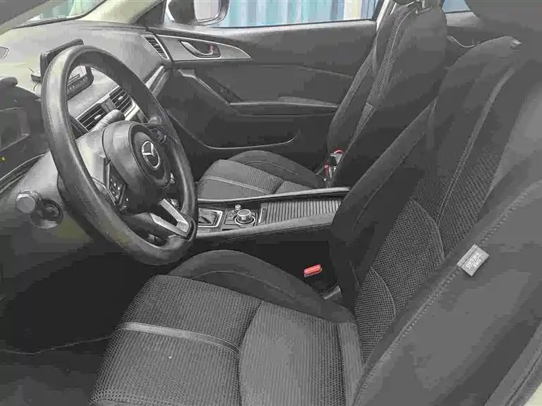 Mazda 3 Axela 2019 — фото 4