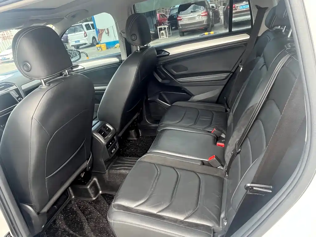 Volkswagen Tiguan L 2018 — фото 16