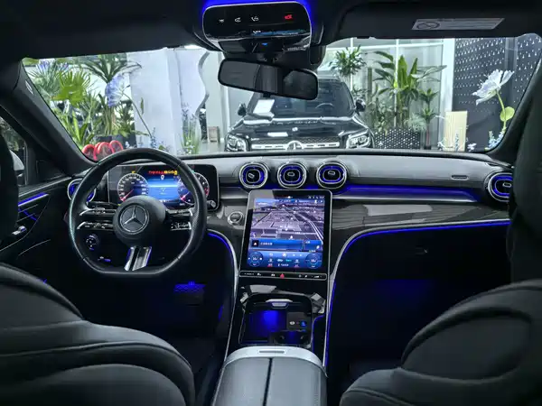 Mercedes-Benz C-Class 2024