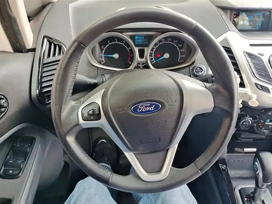 Ford Ecosport 2017 — фото 15