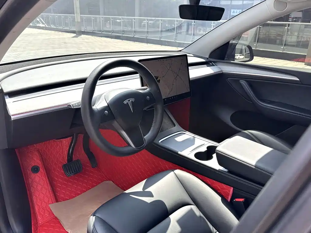 Tesla Model Y 2023 — фото 2