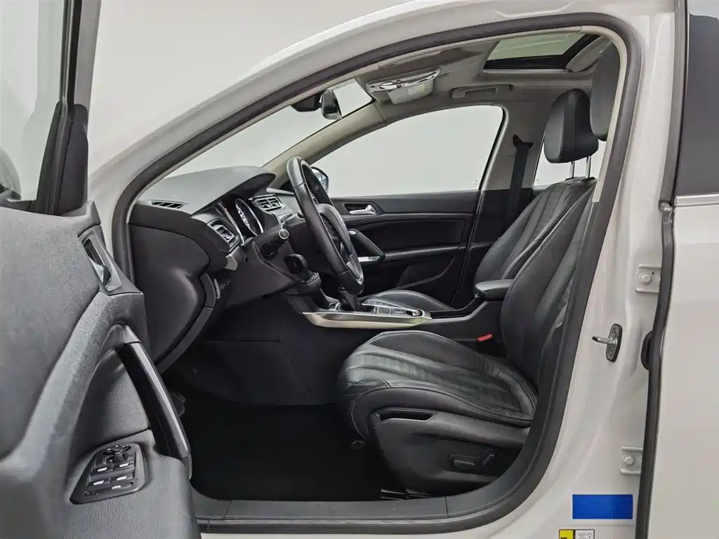 Peugeot 408 2016 — фото 10