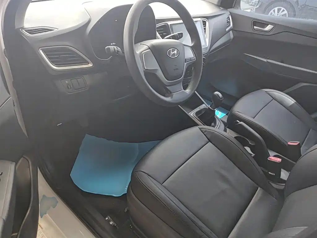 Hyundai Verna 2018 — фото 16