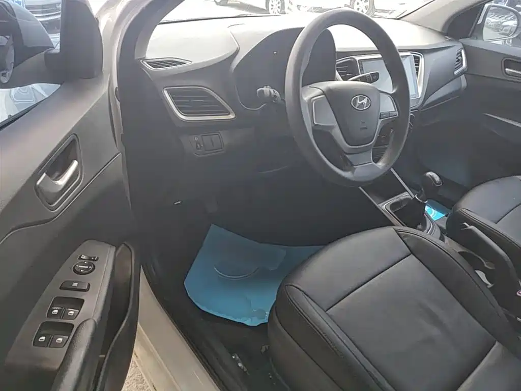 Hyundai Verna 2018 — фото 15