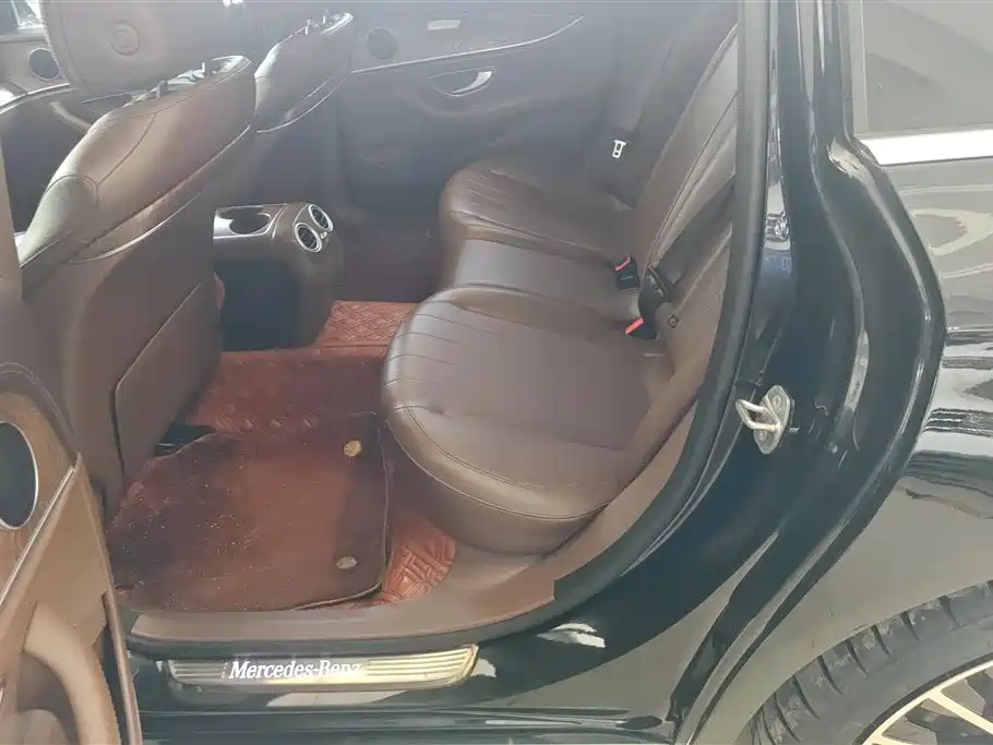 Mercedes-Benz E-Class 2020 — фото 11