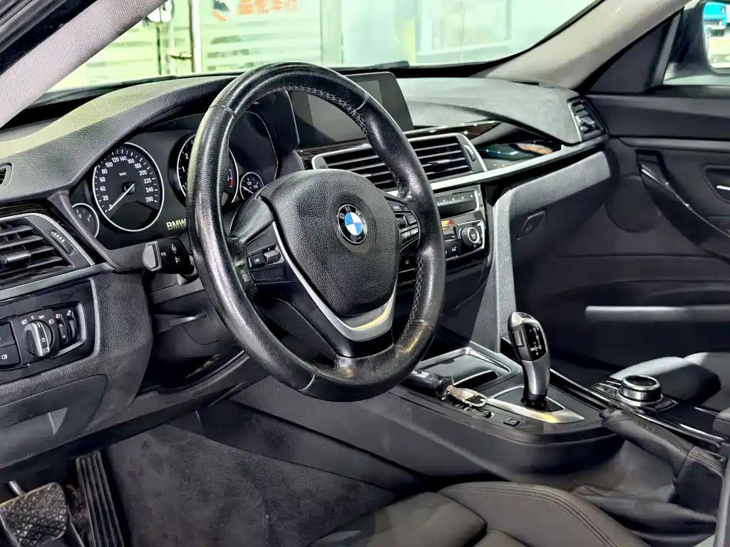 BMW 3 Series GT 2018 — фото 9