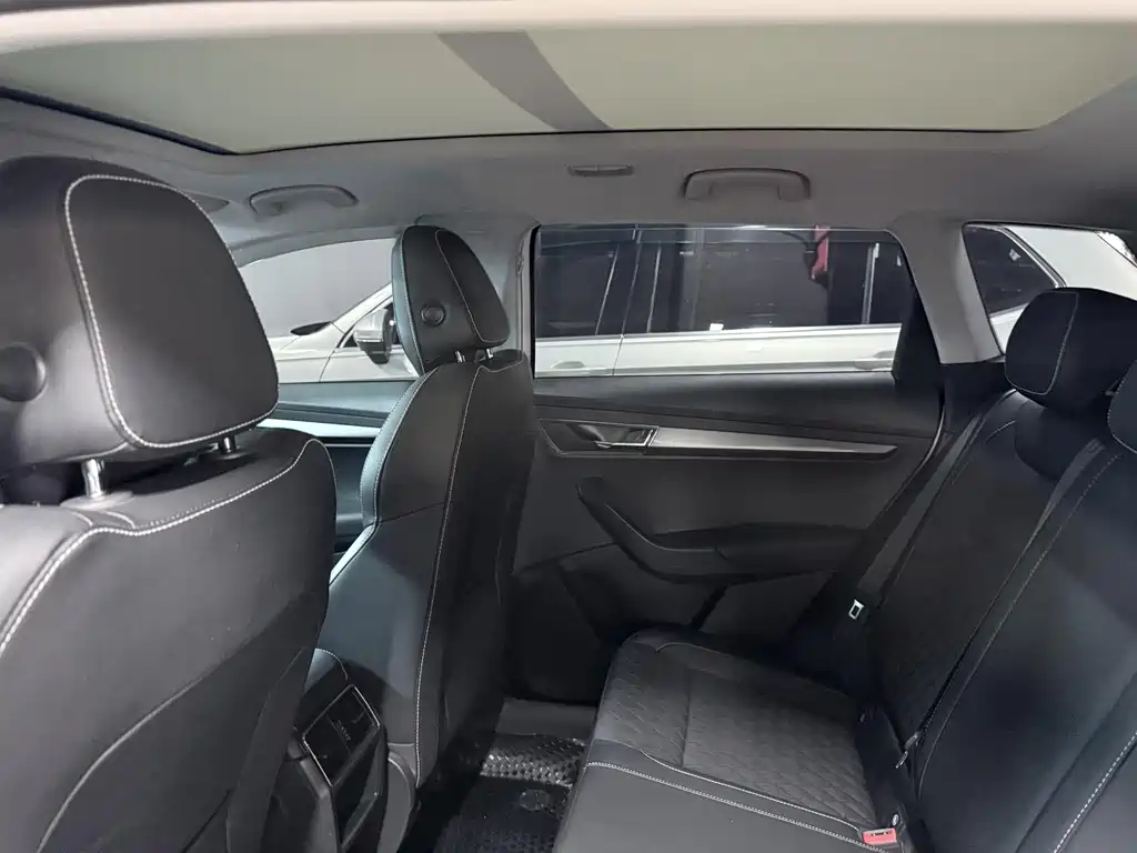 Skoda Karoq 2018 — фото 16