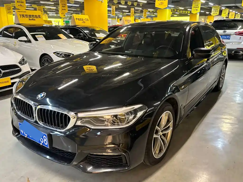 BMW 5 Series 2018 — фото 1