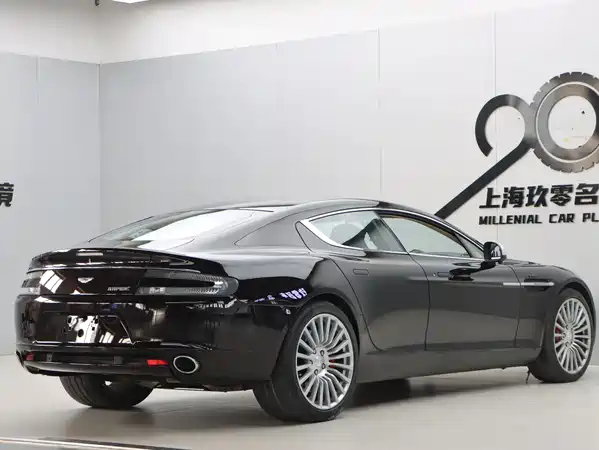 Aston Martin Rapide 2010