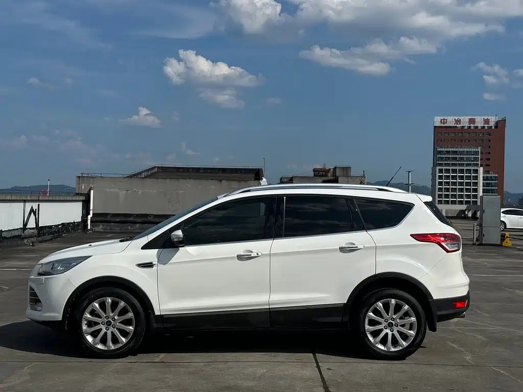 Ford Kuga 2015 — фото 3