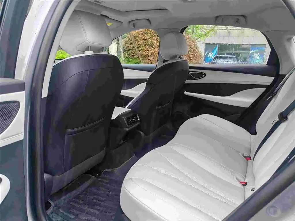 BYD Seal 05 DM-i 2025 — фото 10