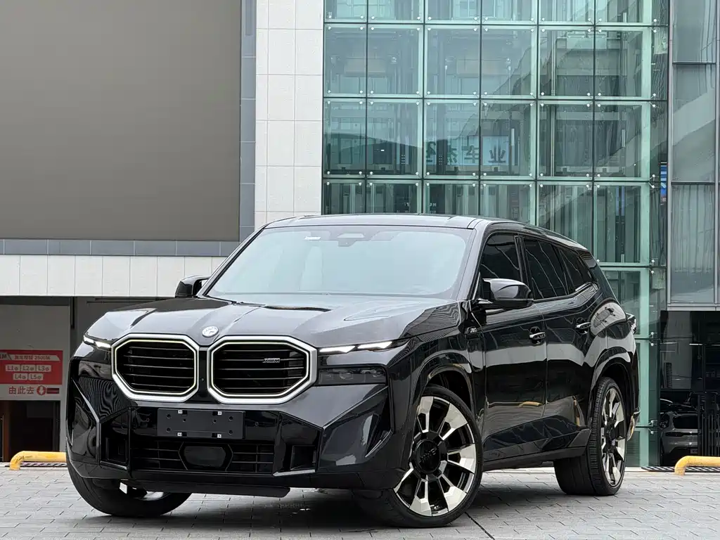BMW XM 2023 — фото 1