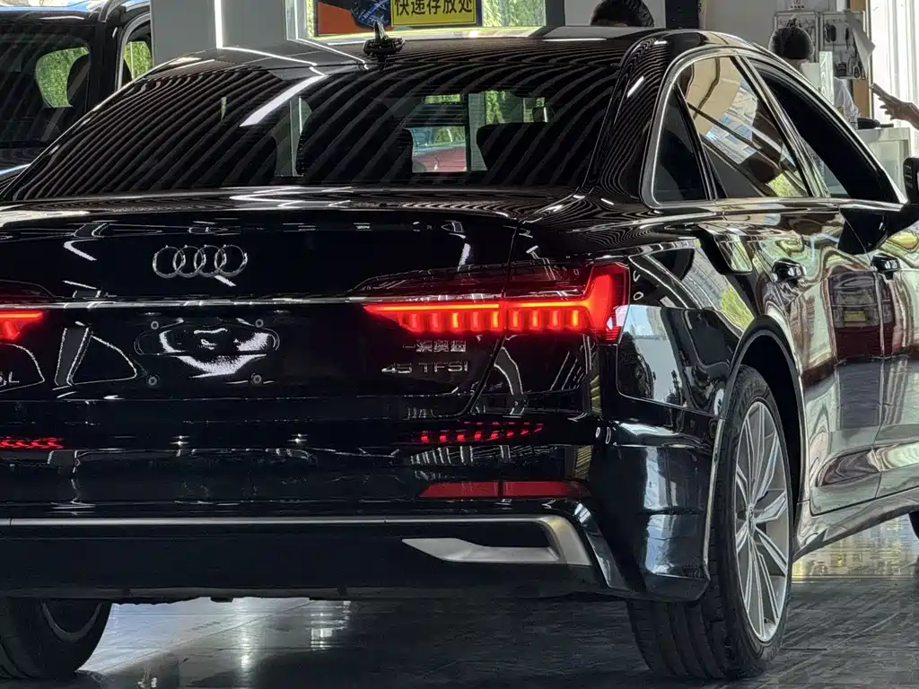 Audi A6L 2023