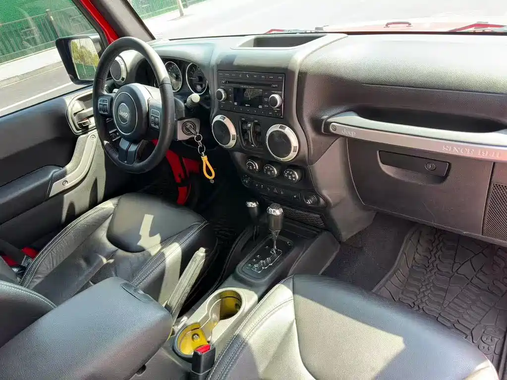 Jeep Wrangler 2018 — фото 10