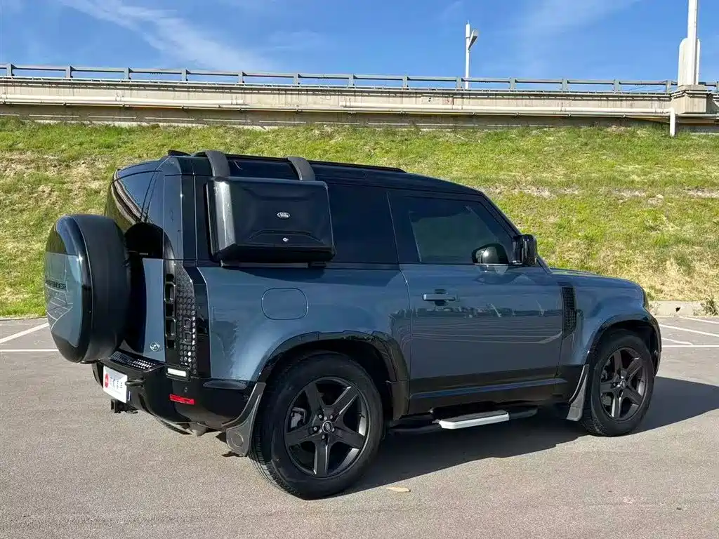 Land Rover Defender 2022 — фото 17