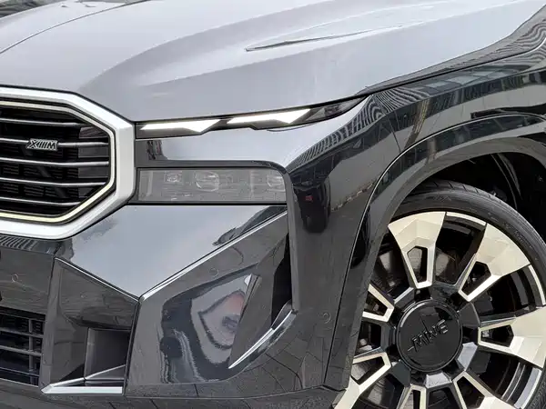 BMW XM 2023