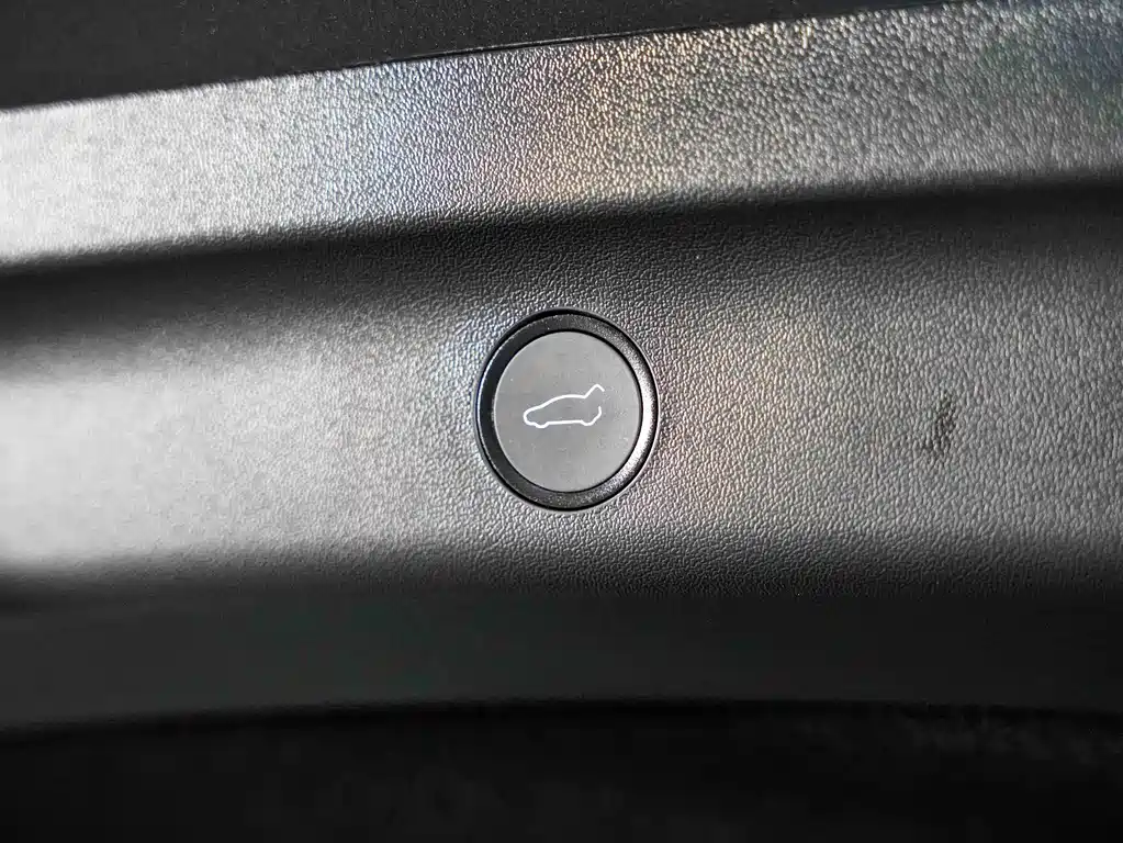 Tesla Model Y 2024 — фото 23