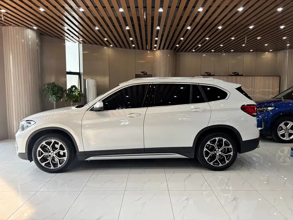 BMW X1 2022 — фото 2
