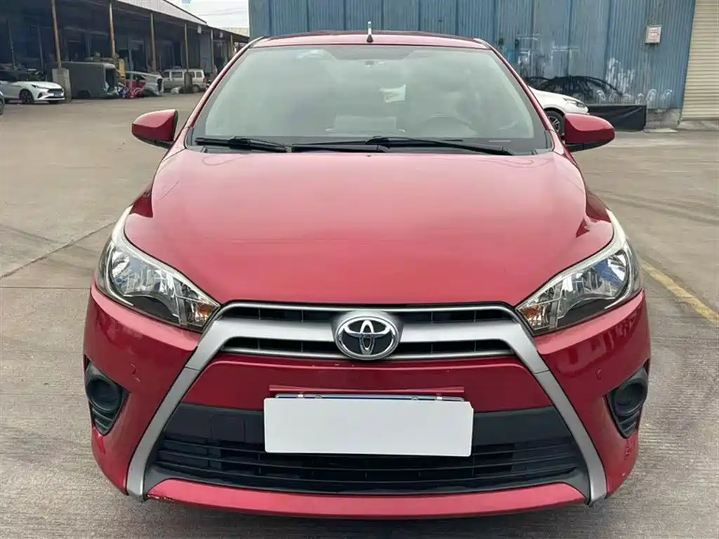 Toyota Yaris L 2015 — фото 3
