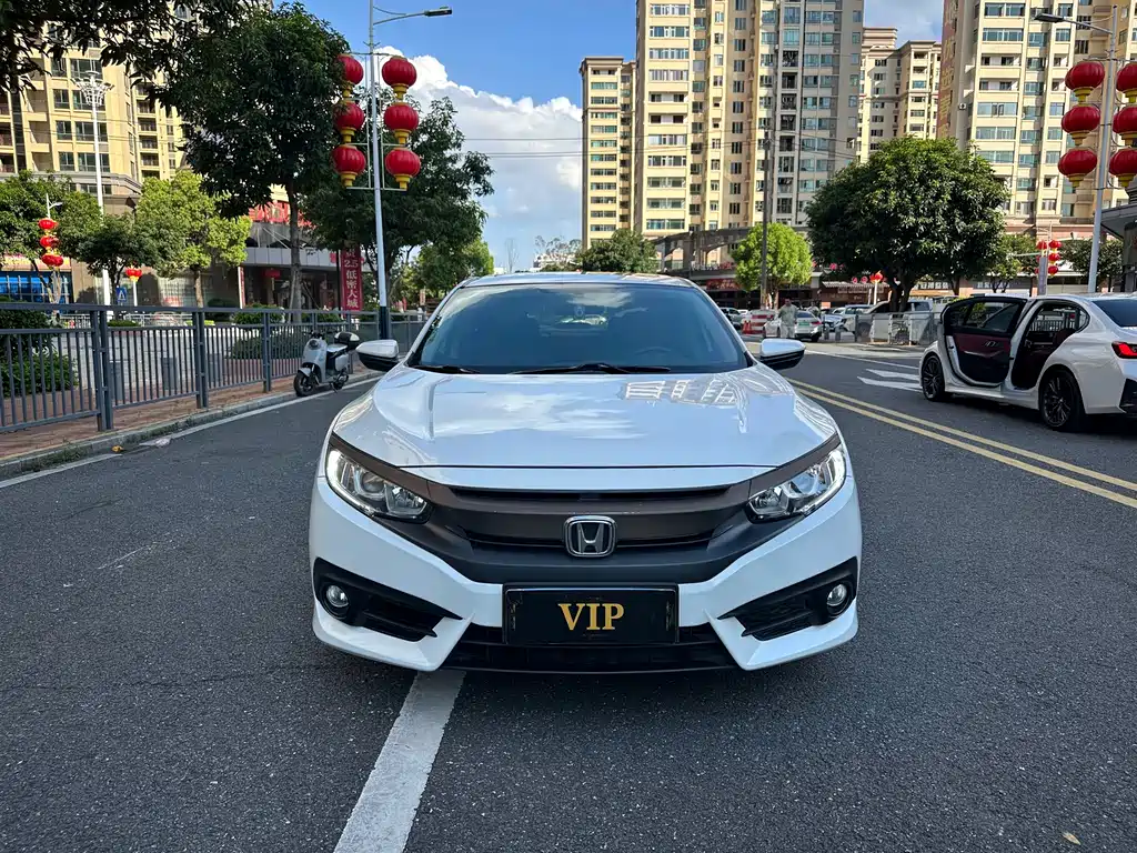 Honda Civic 2018 — фото 2
