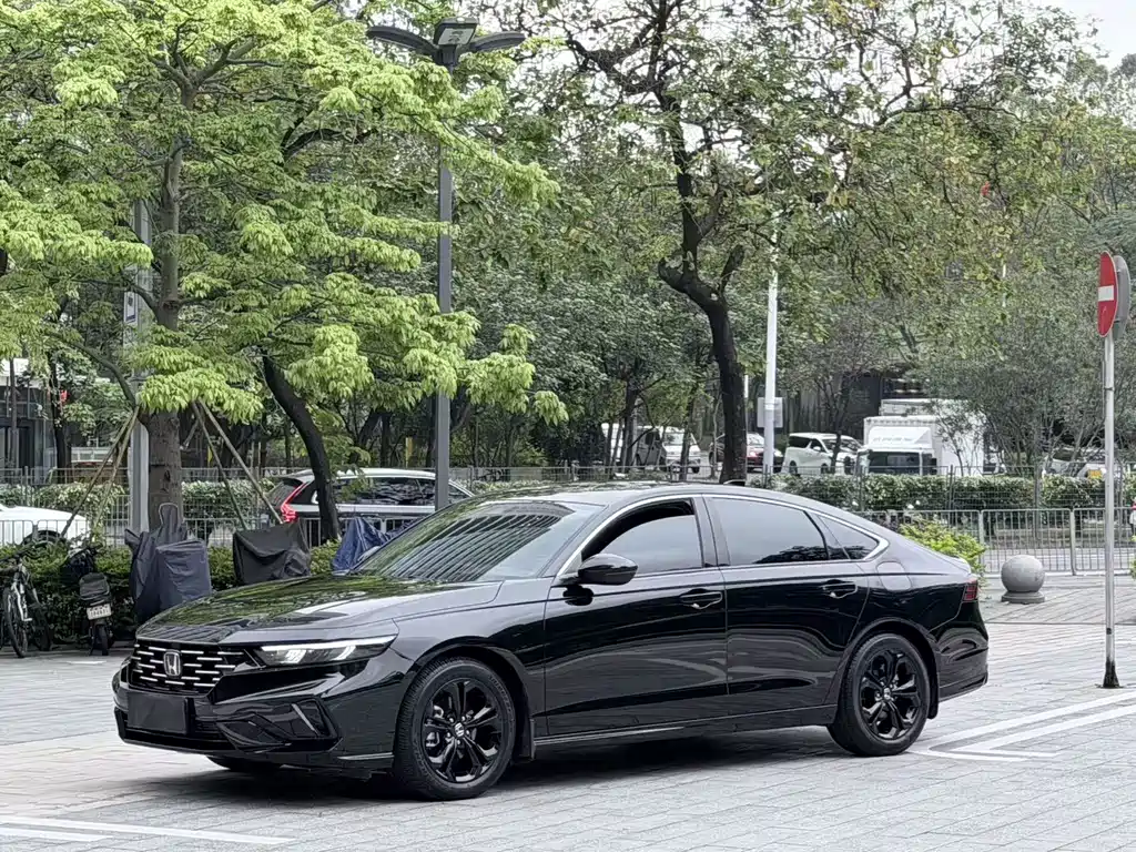Honda Accord 2025 — фото 1