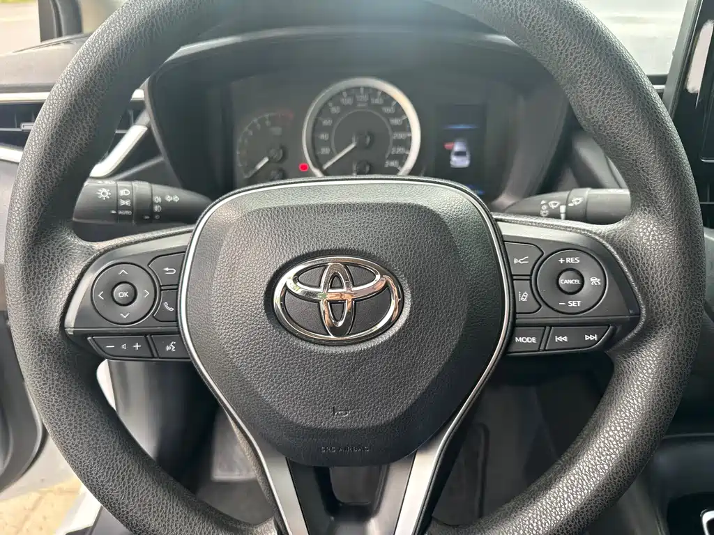 Toyota Corolla 2023 — фото 12