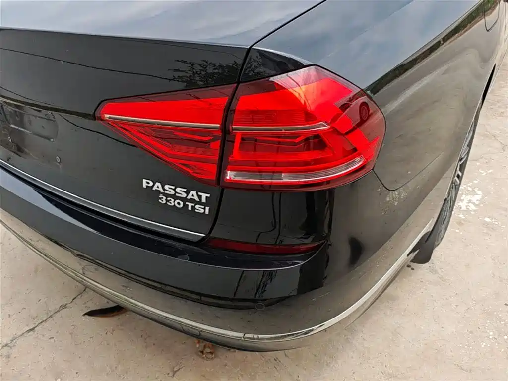 Volkswagen Passat 2018 — фото 8