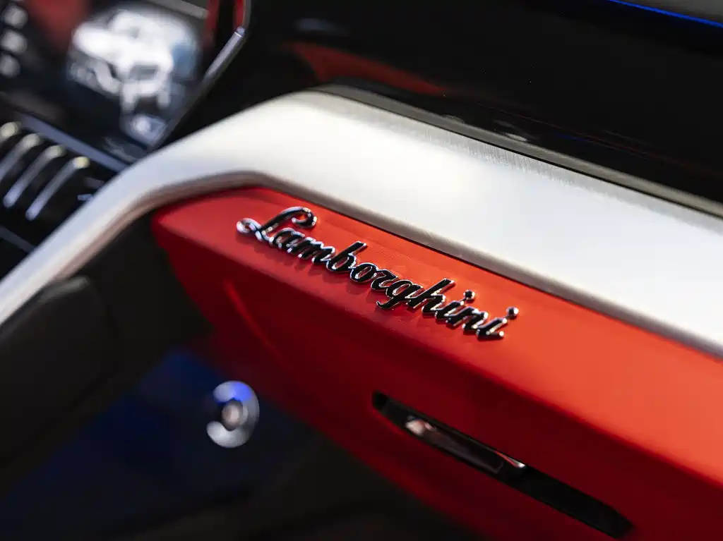 Lamborghini Urus 2020 — фото 18