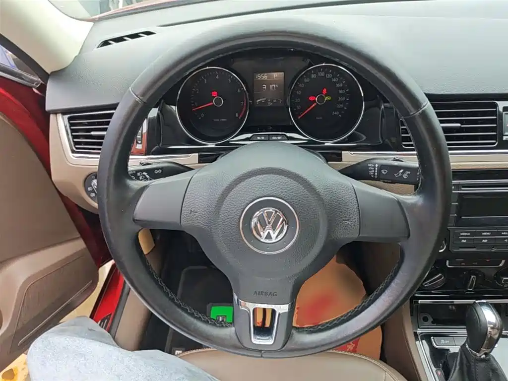 Volkswagen Bora 2015 — фото 11