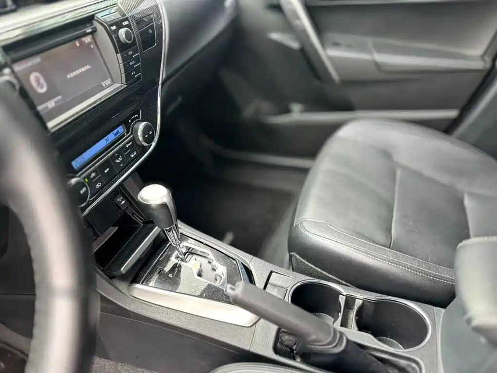 Toyota Corolla 2014 — фото 12