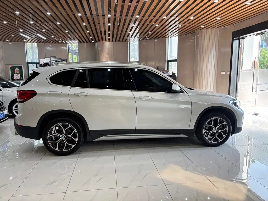 BMW X1 2022 — фото 6