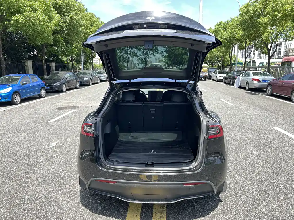 Tesla Model Y 2022 — фото 14