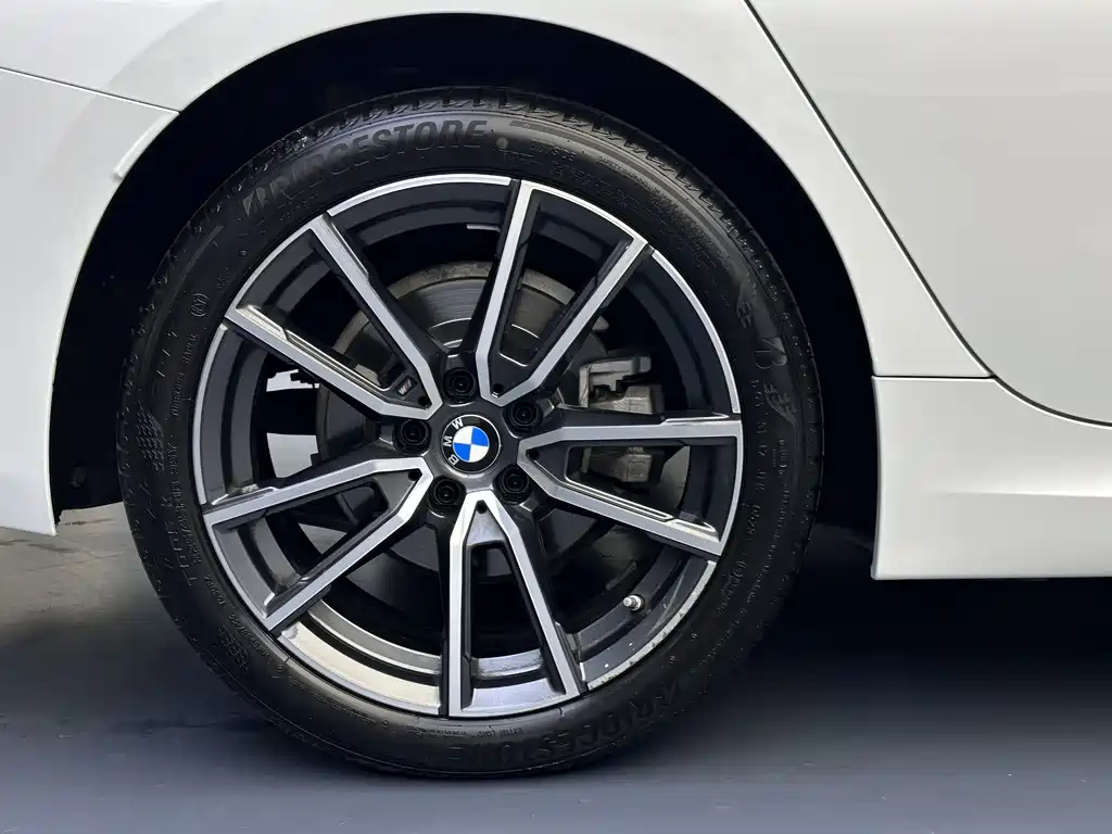 BMW 3 Series 2023 — фото 14