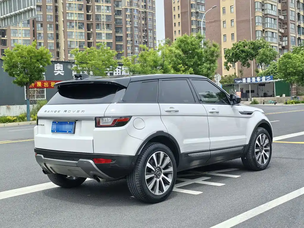 Land Rover Evoque 2018 — фото 2