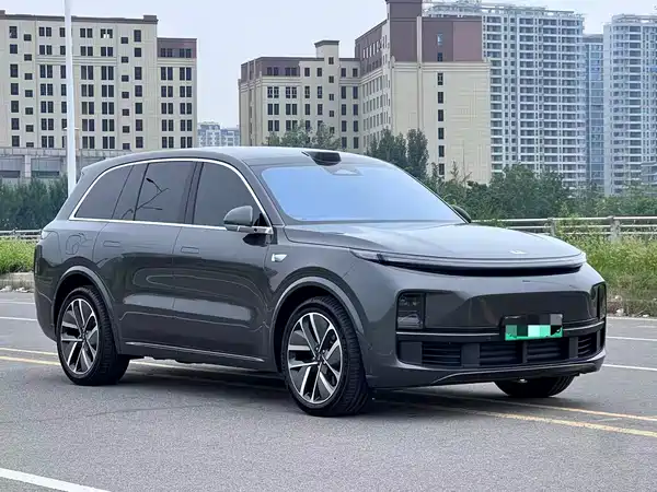 Li Auto L8 2025